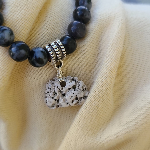 Boho beachy beaded bracelet. - Picture 3 of 3